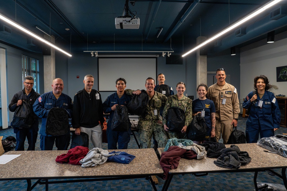 Sailors Volunteer at Portland Union Gospel Mission