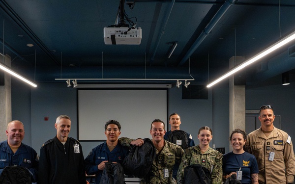 Sailors Volunteer at Portland Union Gospel Mission