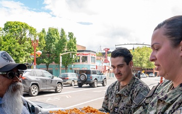 Sailors Volunteer at Portland Union Gospel Mission