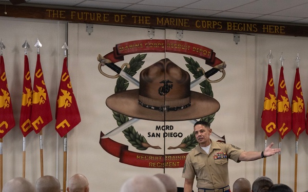 SMMC Ruiz visits MCRD San Diego