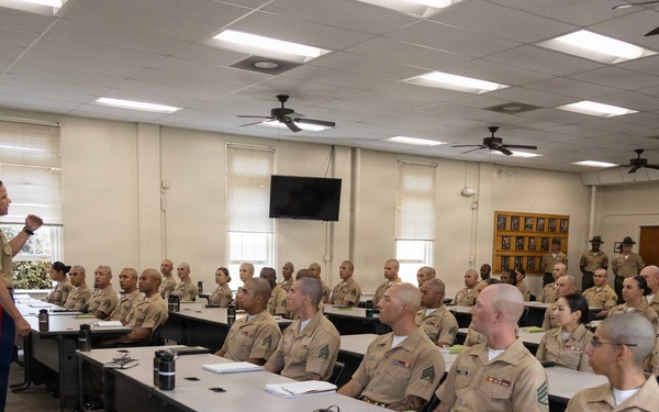 SMMC Ruiz visits MCRD San Diego