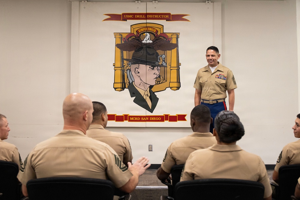 SMMC Ruiz visits MCRD San Diego