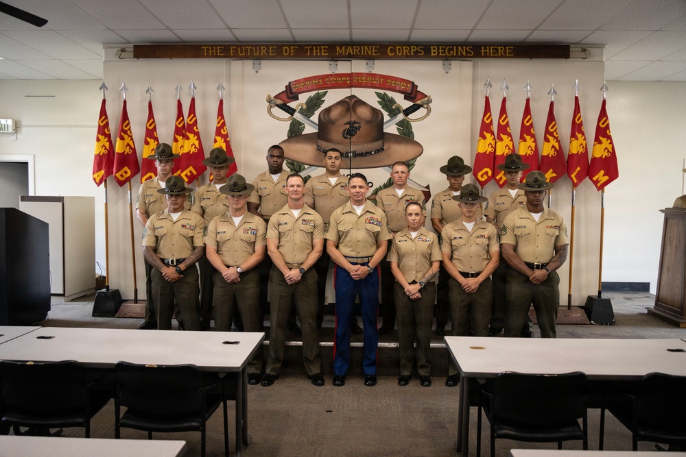 SMMC Ruiz visits MCRD San Diego