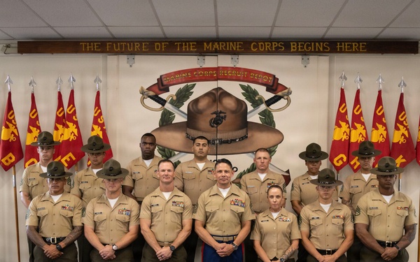 SMMC Ruiz visits MCRD San Diego