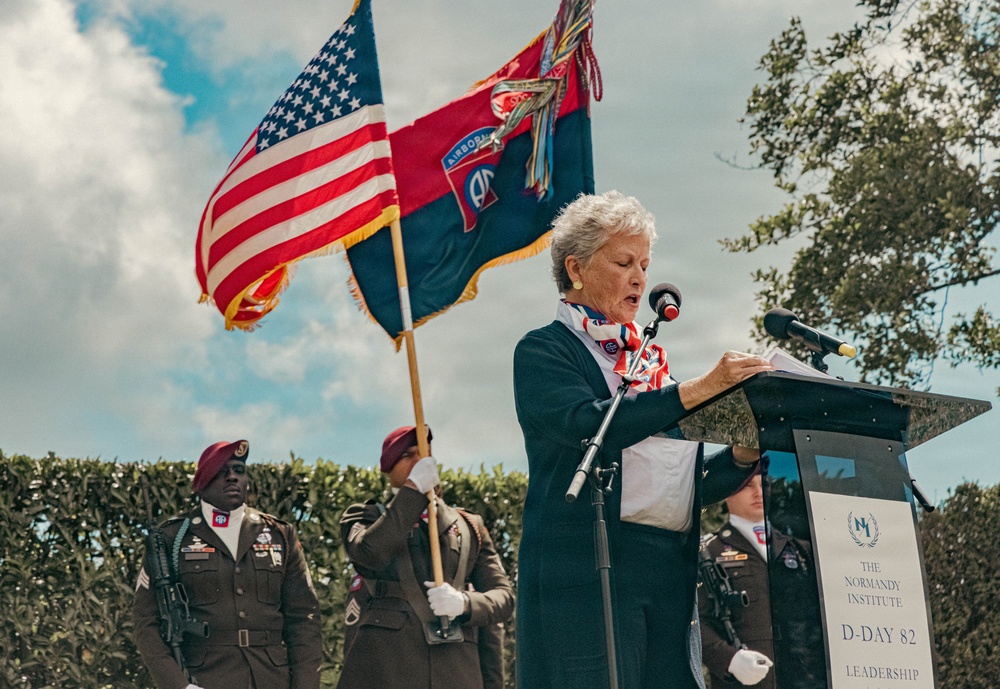 D-Day82: Gavin Statue Unveiling