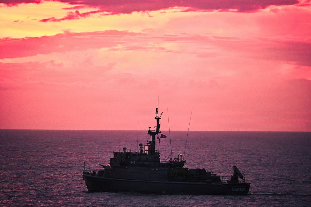 SNMCMG1 Ships Conduct Training During BALTOPS 26