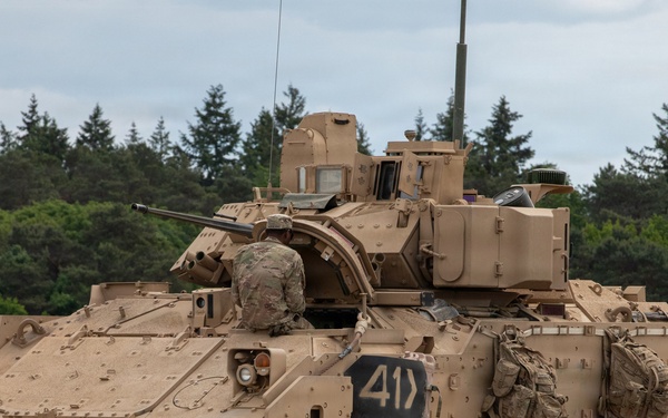 1st Armored Division performs Bradley qualification in Poland