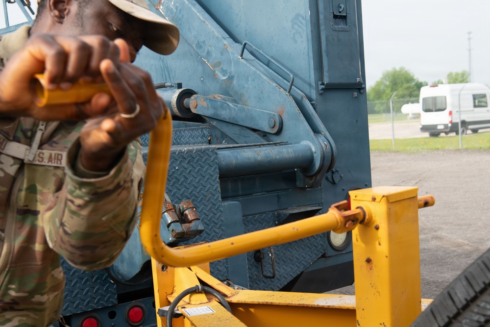 Oklahoma and Minnesota Air Guardsmen conduct joint training during Exercise Thunderwolf 2026