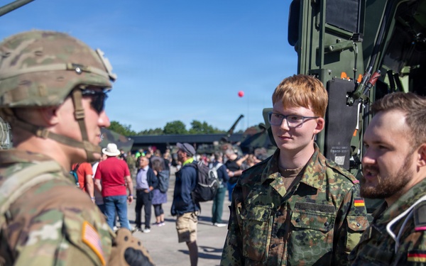 7th ATC Supports German Armed Forces Day in Weiden