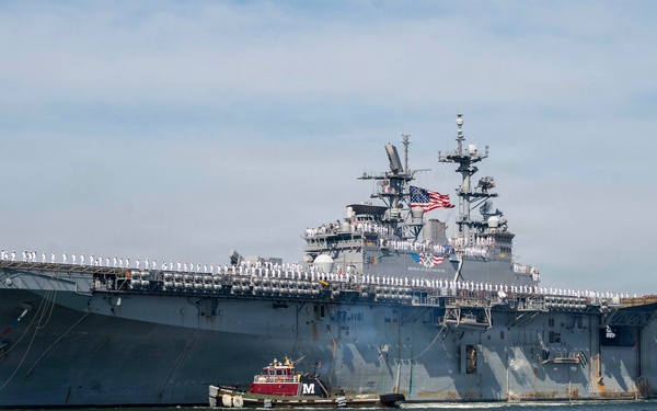 USS Iwo Jima (LHD 7) returns to Naval Station Norfolk