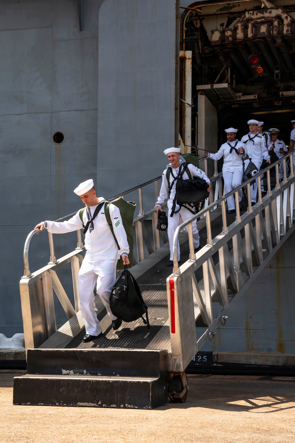 USS Iwo Jima (LHD 7) returns to Naval Station Norfolk