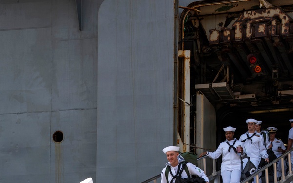 USS Iwo Jima (LHD 7) returns to Naval Station Norfolk