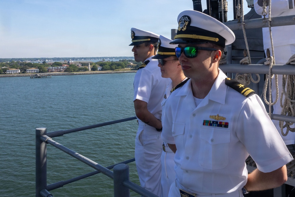 USS Iwo Jima returns home from 10 month deployment