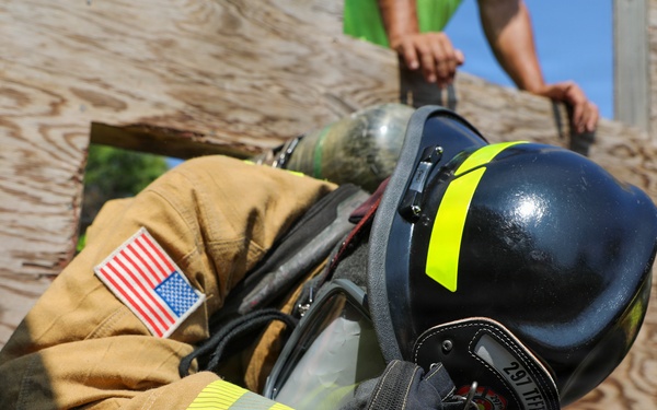 Hawaii Army National Guard firefighters conduct joint emergency response training on Maui