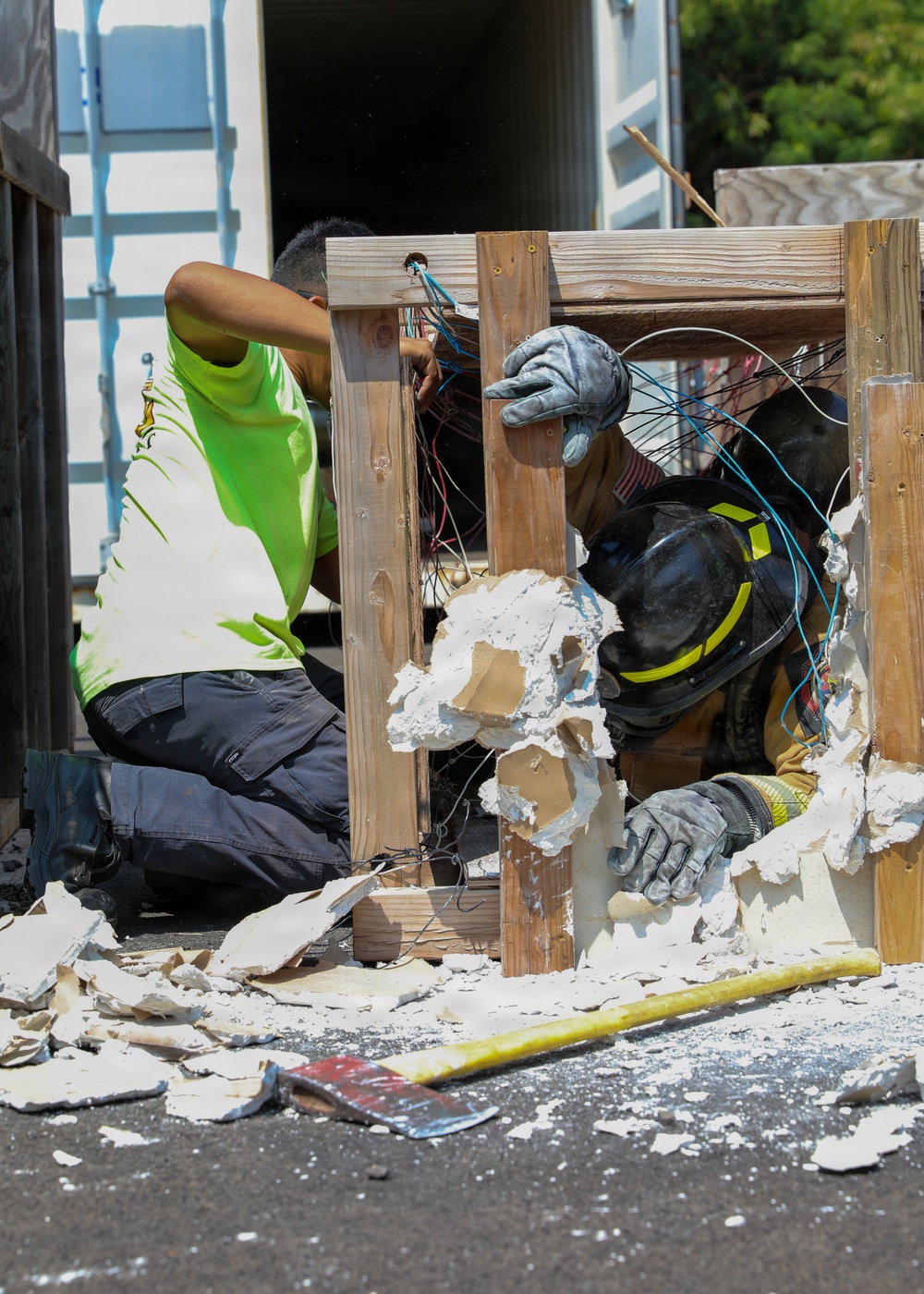 Hawaii Army National Guard firefighters conduct joint emergency response training on Maui