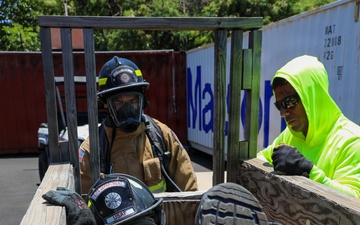Hawaii Army National Guard firefighters conduct joint emergency response training on Maui