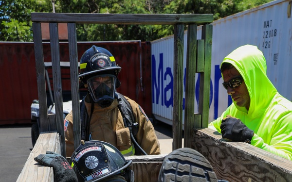 Hawaii Army National Guard firefighters conduct joint emergency response training on Maui