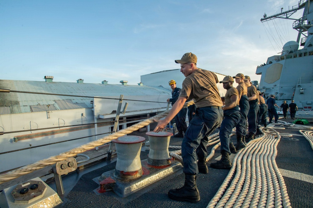 USS Gridley Pulls out of Puerto Rico
