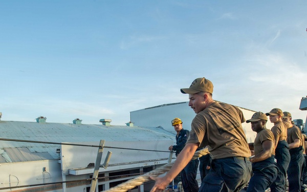 USS Gridley Pulls out of Puerto Rico