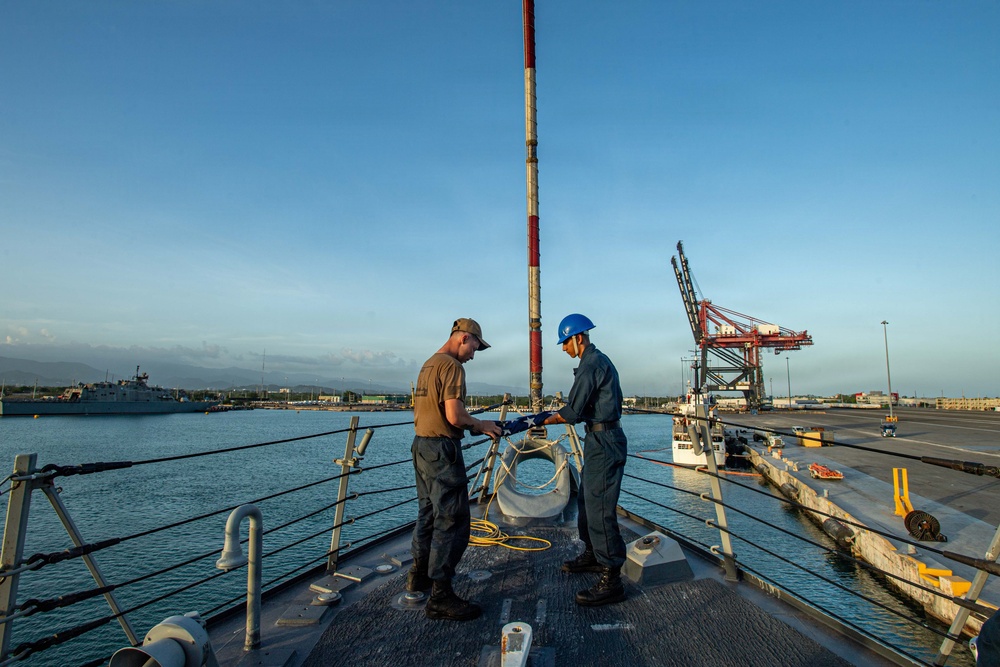 USS Gridley Pulls out of Puerto Rico