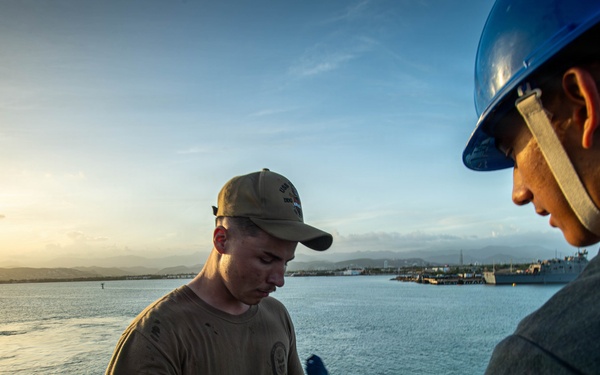 USS Gridley Pulls out of Puerto Rico