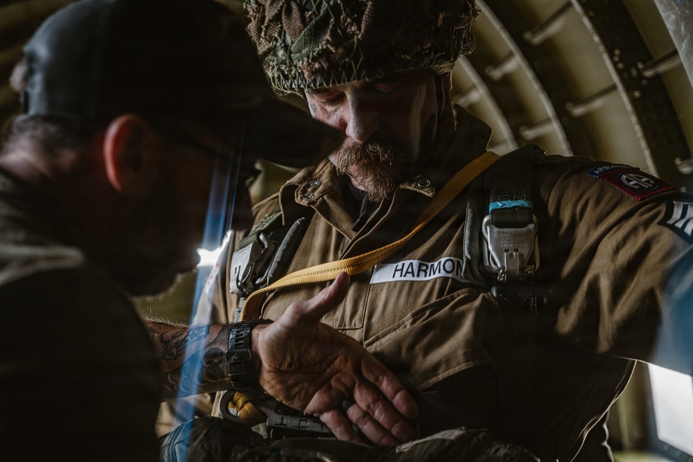 82nd Airborne Veteran jumps with Liberty Jump Team during D-Day 82