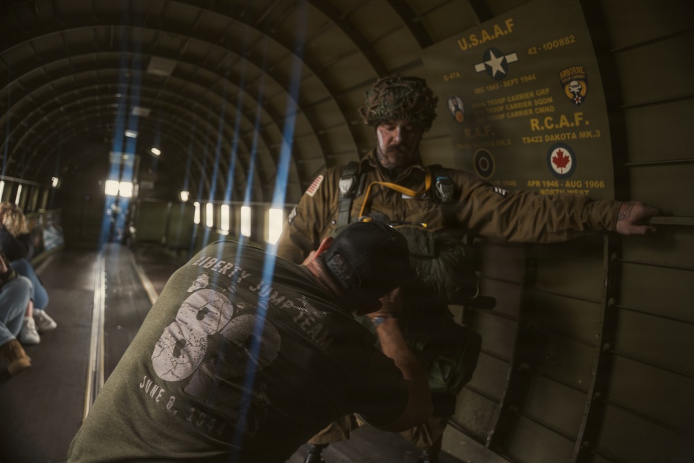 82nd Airborne Veteran jumps with Liberty Jump Team during D-Day 82