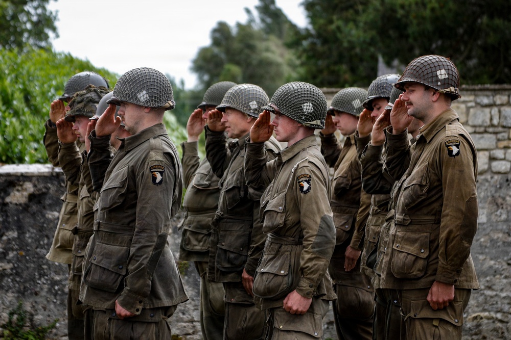 Paratroopers participate in tribute at Place Toccoa, Normandy 82