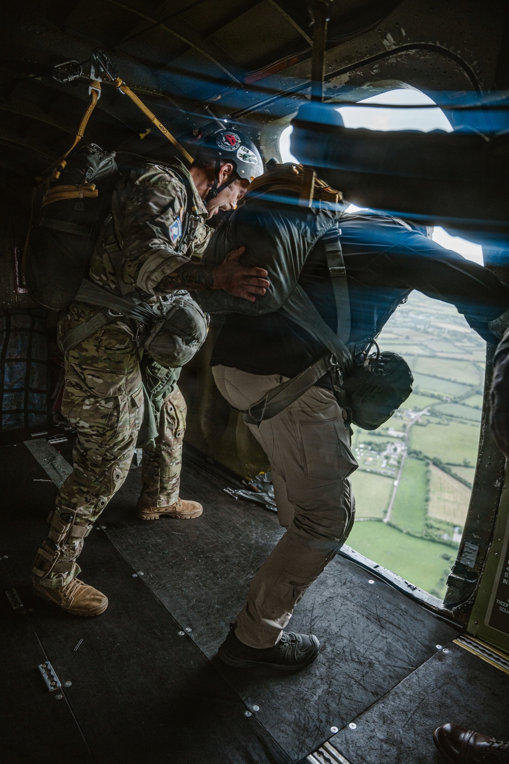 82nd Airborne Veteran jumps with Liberty Jump Team during D-Day 82