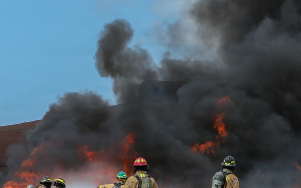 Hawaii Army National Guard firefighters conduct joint live fire training on Maui