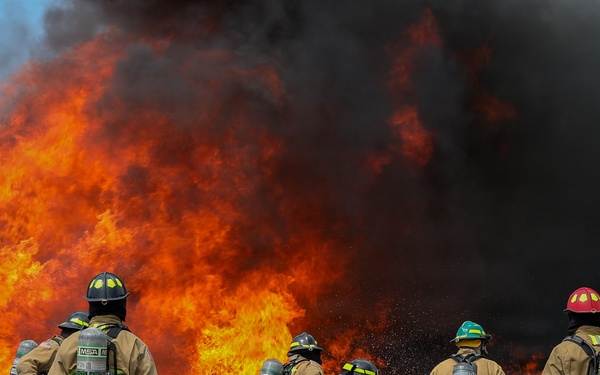 Hawaii Army National Guard firefighters conduct joint live fire training on Maui