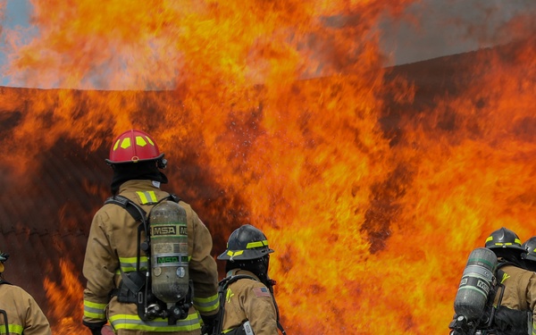 Hawaii Army National Guard firefighters conduct joint live fire training on Maui