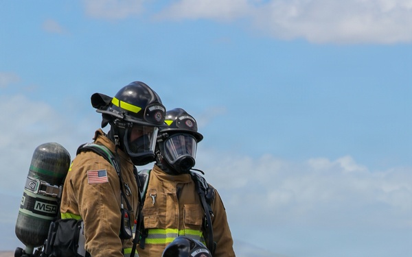 Hawaii Army National Guard firefighters conduct joint live fire training on Maui