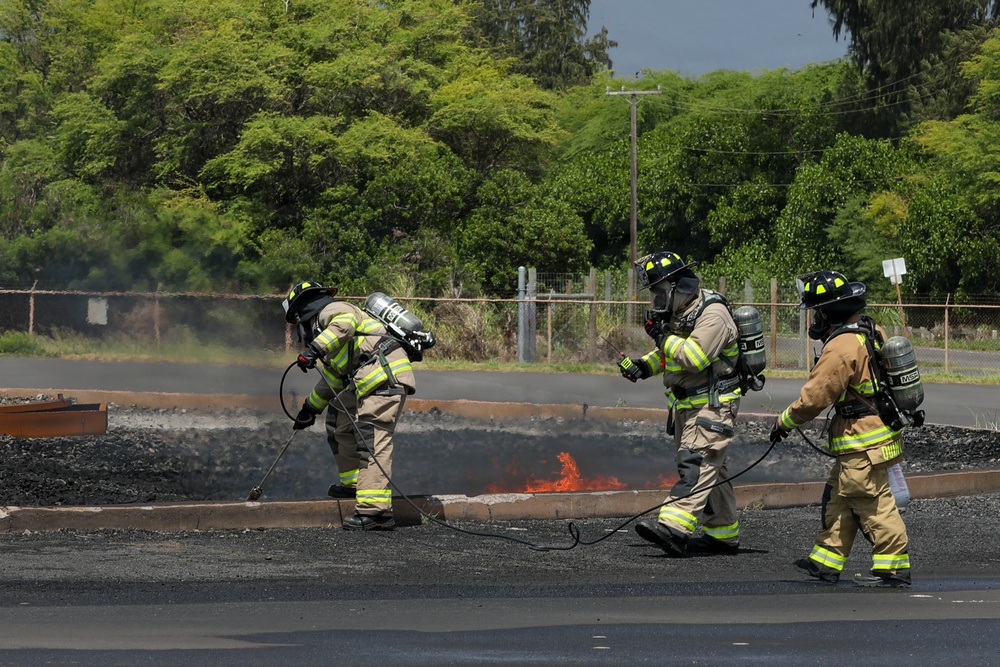 Hawaii Army National Guard firefighters conduct joint live fire training on Maui