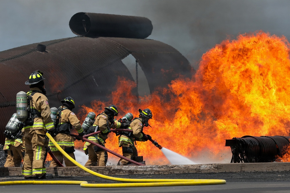 Hawaii Army National Guard firefighters conduct joint live fire training on Maui