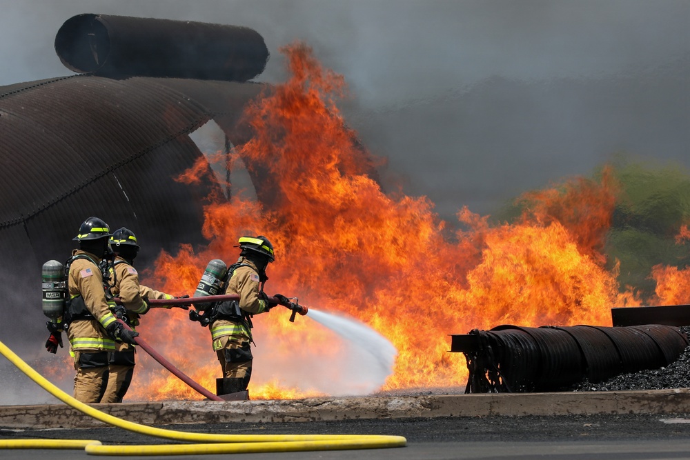 Hawaii Army National Guard firefighters conduct joint live fire training on Maui