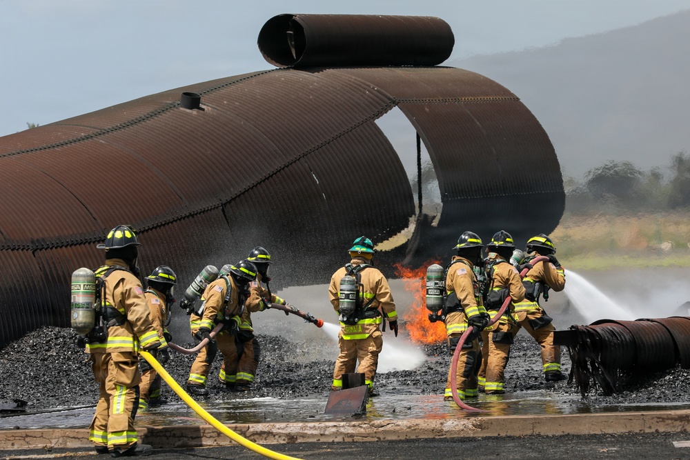 Hawaii Army National Guard firefighters conduct joint live fire training on Maui