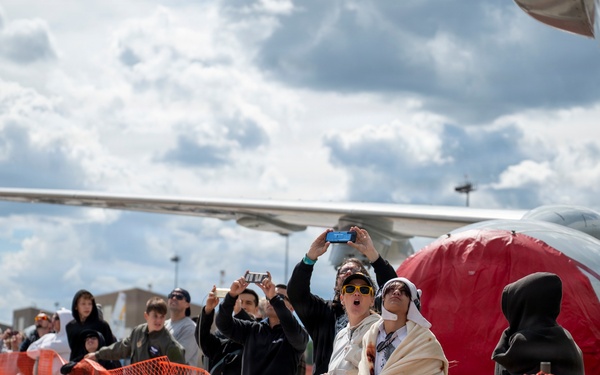 (U.S. Air Force photo by Senior Airman Matthew Arachikavitz)
