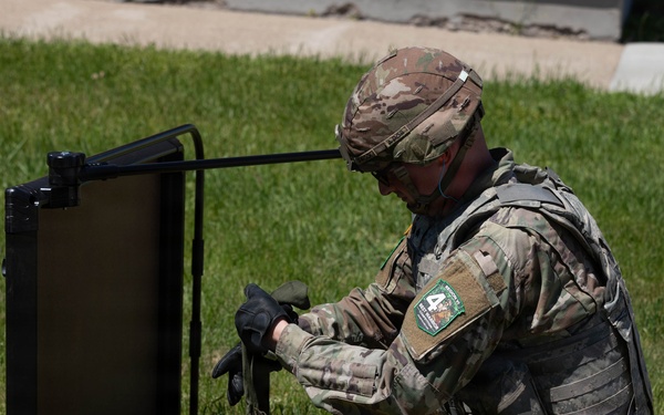 National Guard Soldiers Face Day 1 Challenges at Region VI Best Warrior Competition