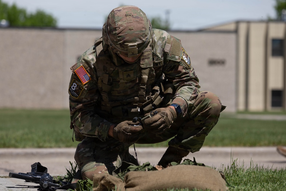 National Guard Soldiers Face Day 1 Challenges at Region VI Best Warrior Competition