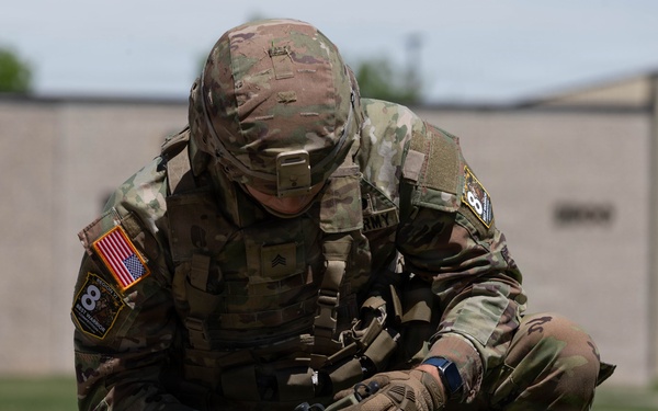 National Guard Soldiers Face Day 1 Challenges at Region VI Best Warrior Competition