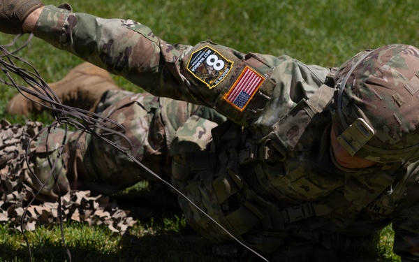 National Guard Soldiers Face Day 1 Challenges at Region VI Best Warrior Competition