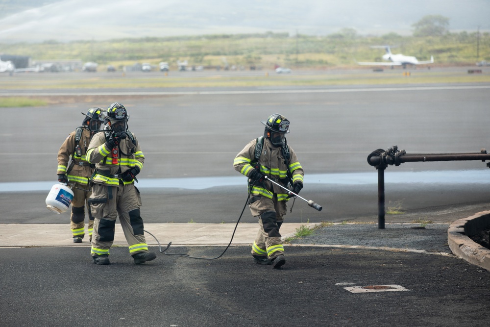 Hawaii Army National Guard firefighters conduct joint emergency response training on Maui