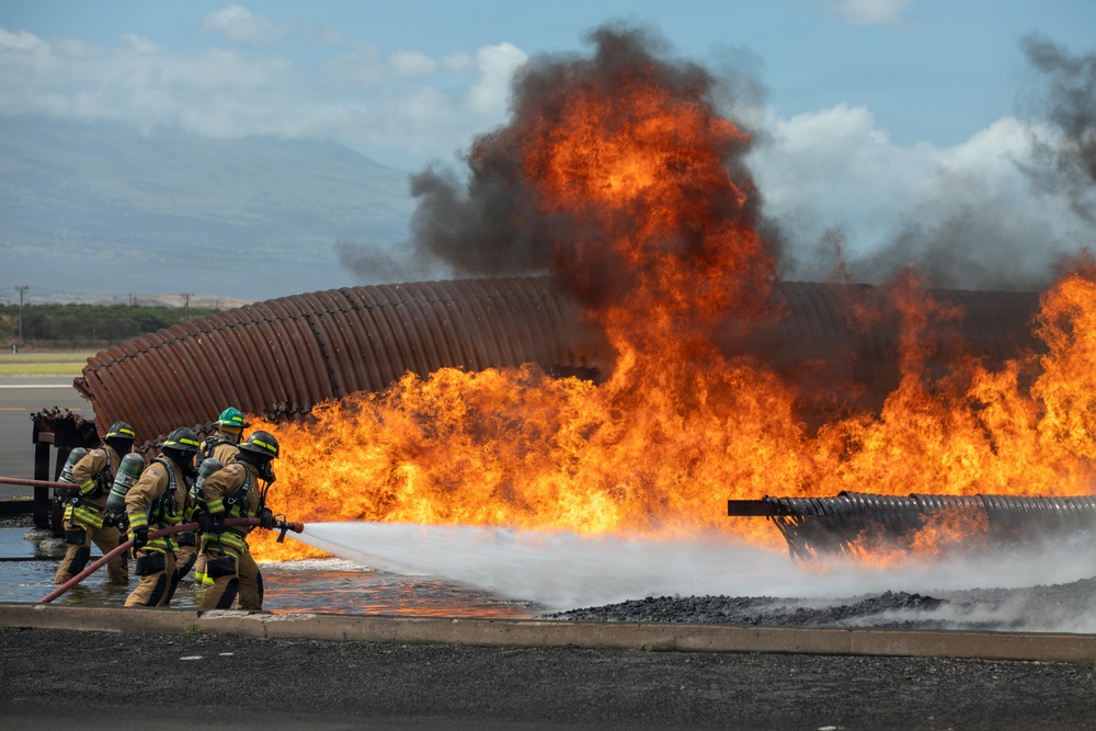 Hawaii Army National Guard firefighters conduct joint emergency response training on Maui