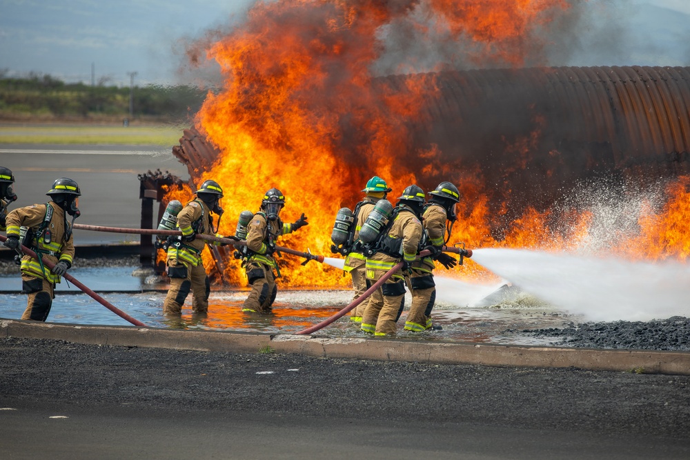 Hawaii Army National Guard firefighters conduct joint emergency response training on Maui