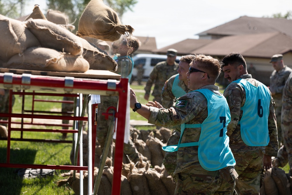 National Guard Soldiers Face Day 1 Challenges at Region VI Best Warrior Competition