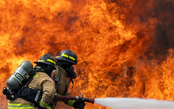 Hawaii Army National Guard firefighters conduct joint emergency response training on Maui