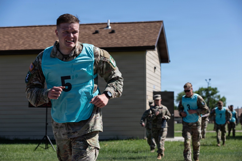 National Guard Soldiers Face Day 1 Challenges at Region VI Best Warrior Competition