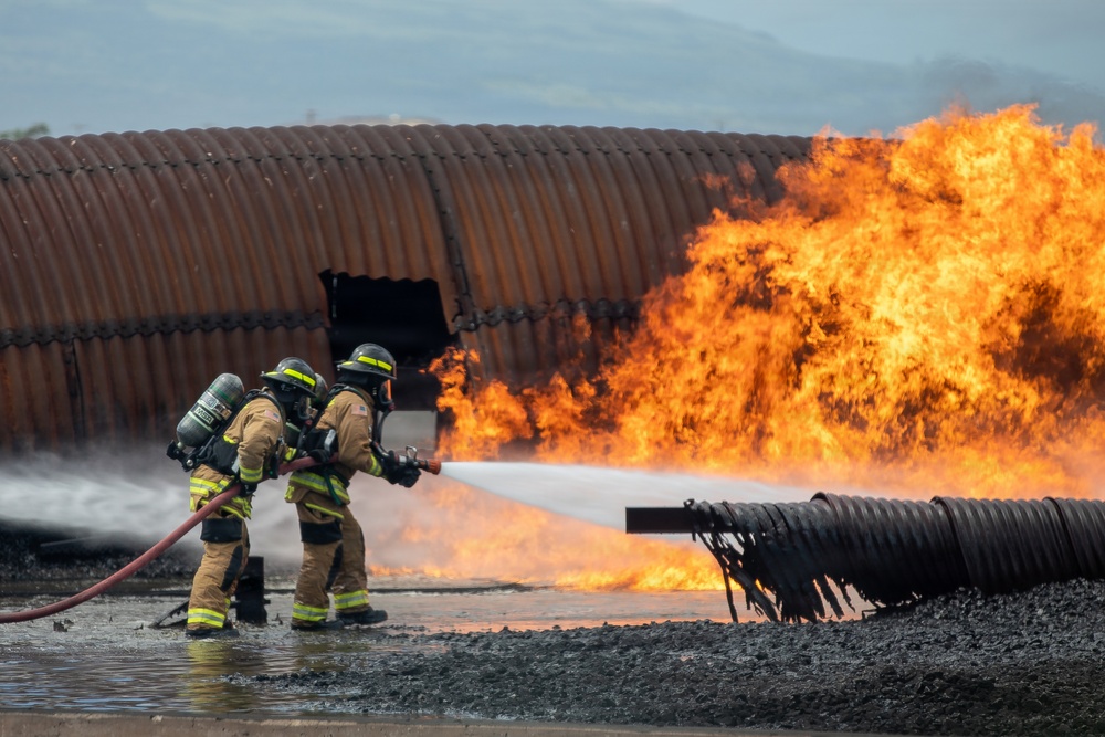 Hawaii Army National Guard firefighters conduct joint emergency response training on Maui