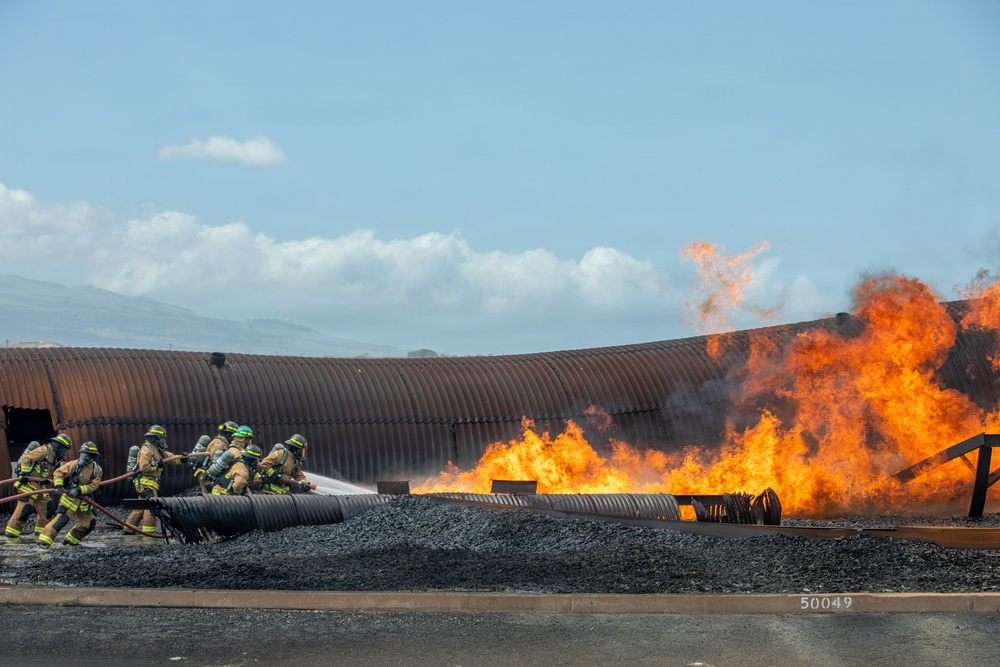 Hawaii Army National Guard firefighters conduct joint emergency response training on Maui